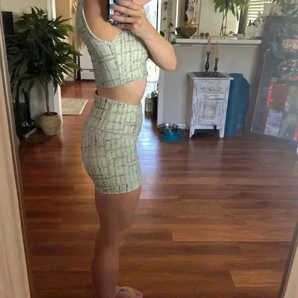 Mono B active/workout set - Picture 4 of 7